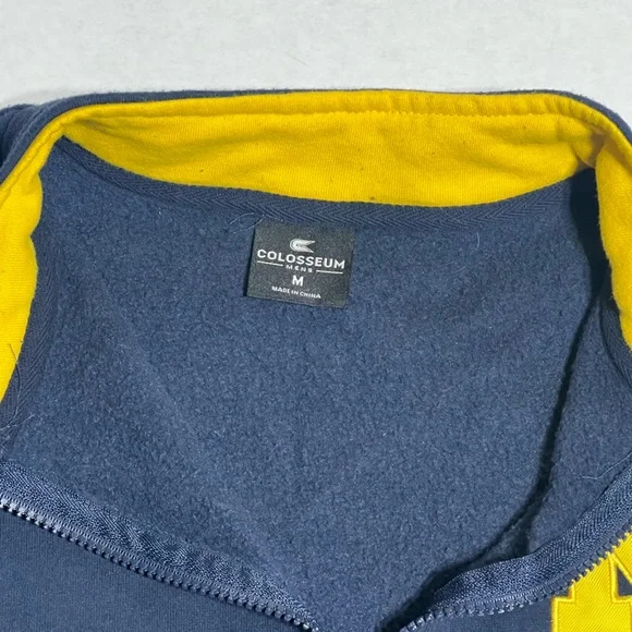 Michigan Wolverines 1/4 zip colosseum sports pull over size medium. - Picture 4 of 6